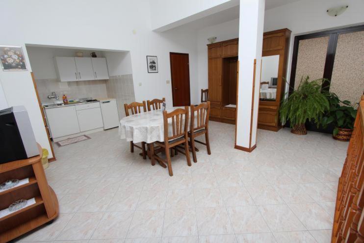 Apartments Fabris โรวีน ภายนอก รูปภาพ