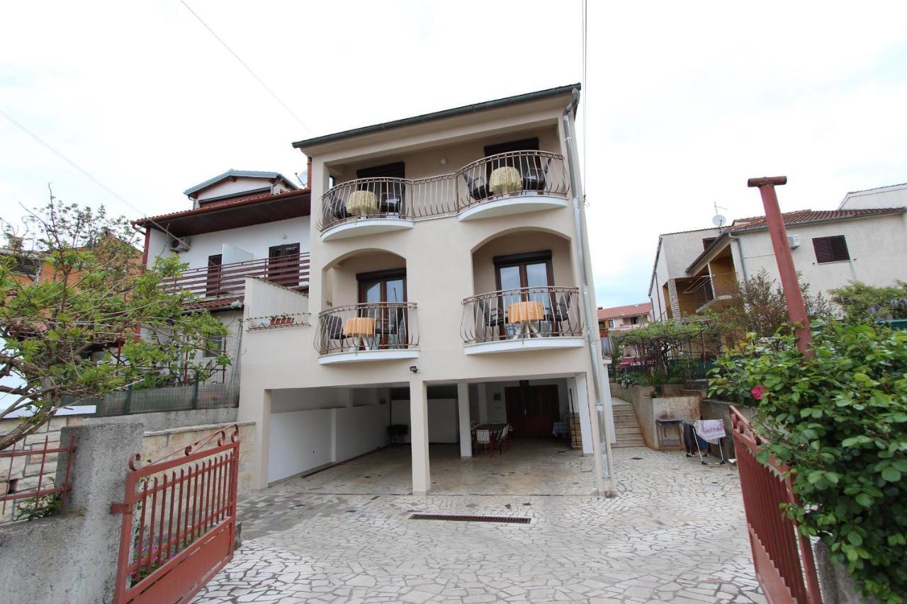 Apartments Fabris โรวีน ภายนอก รูปภาพ